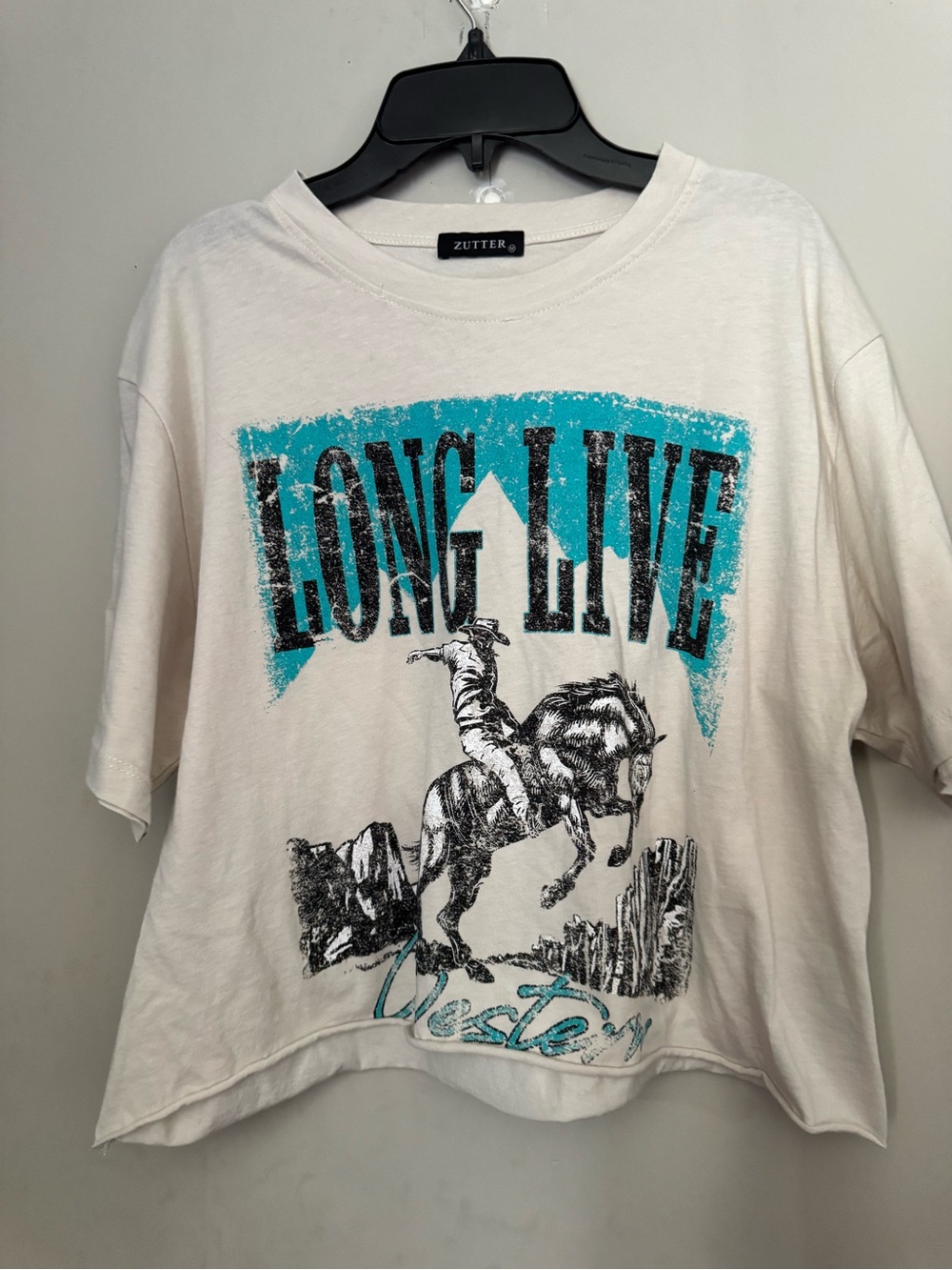 Zutter White Crop Tee - "Long Live" Graphic